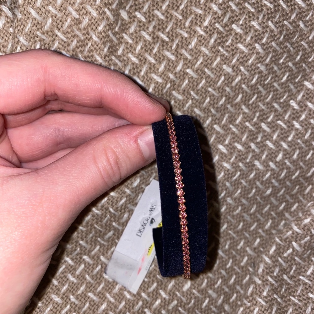 Timeless Rose Gold-Plated Bracelet - Picture 4 of 4